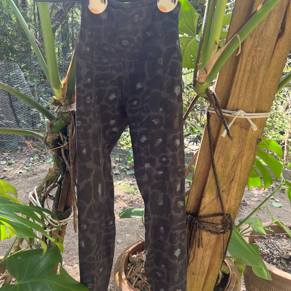 Lululemon *new* leopard print legging